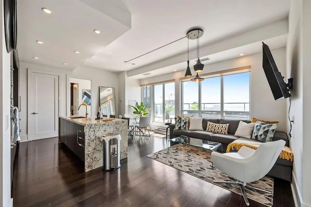 5-Star Panoramic View And Large Terrace By Cn Tower Apartment Toronto