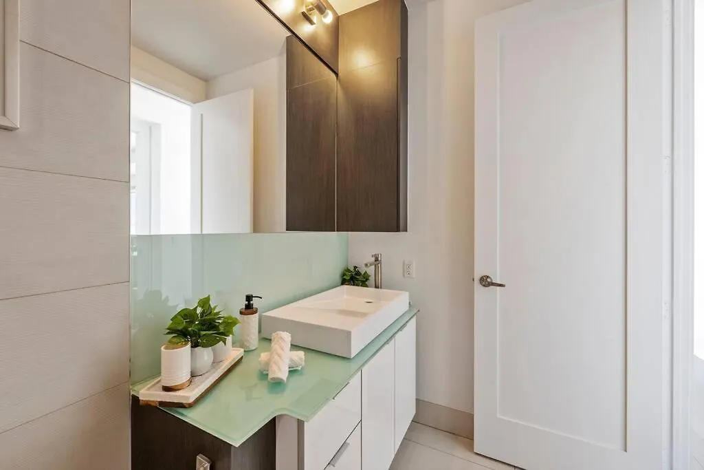 5-Star Panoramic View And Large Terrace By Cn Tower Apartment Toronto
