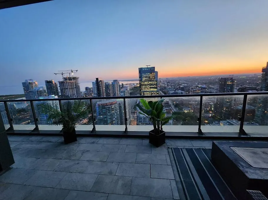 5-Star Panoramic View And Large Terrace By Cn Tower Apartment Toronto 0*,  Canada