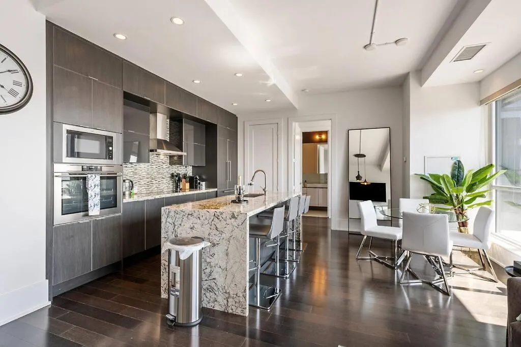 5-Star Panoramic View And Large Terrace By Cn Tower Apartment Toronto