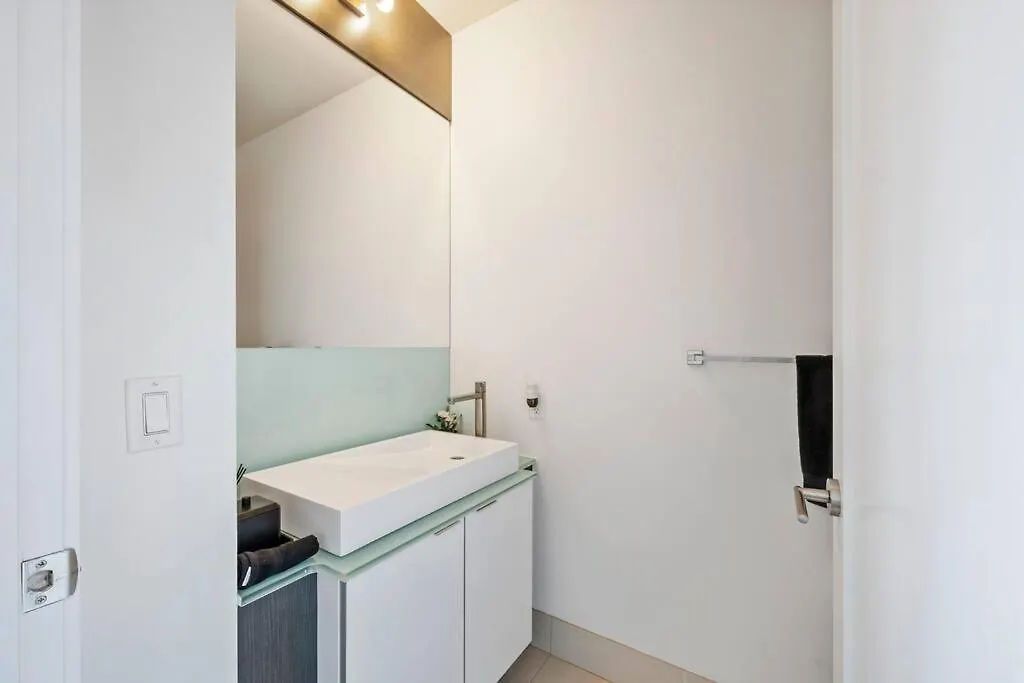 5-Star Panoramic View And Large Terrace By Cn Tower Apartment Toronto 0*,