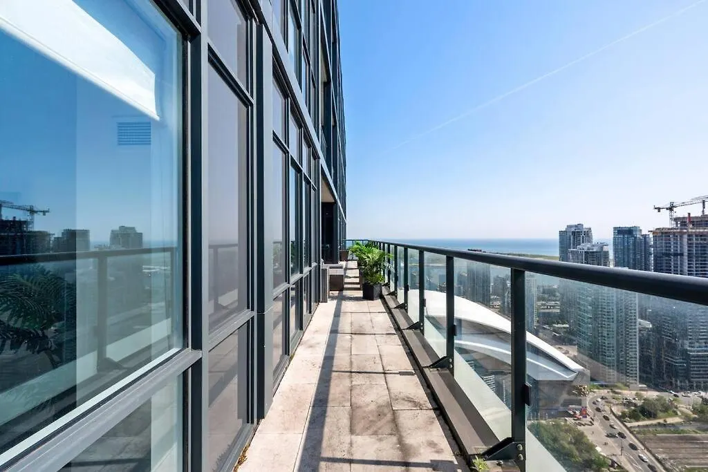 5-Star Panoramic View And Large Terrace By Cn Tower Apartment Toronto
