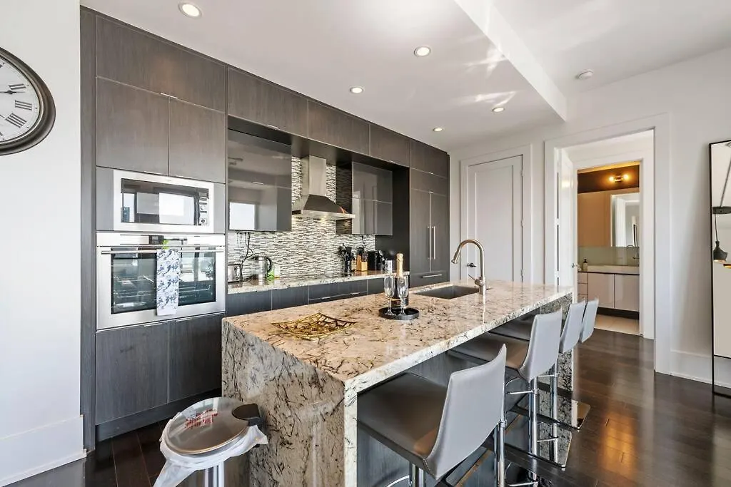 5-Star Panoramic View And Large Terrace By Cn Tower Apartment Toronto